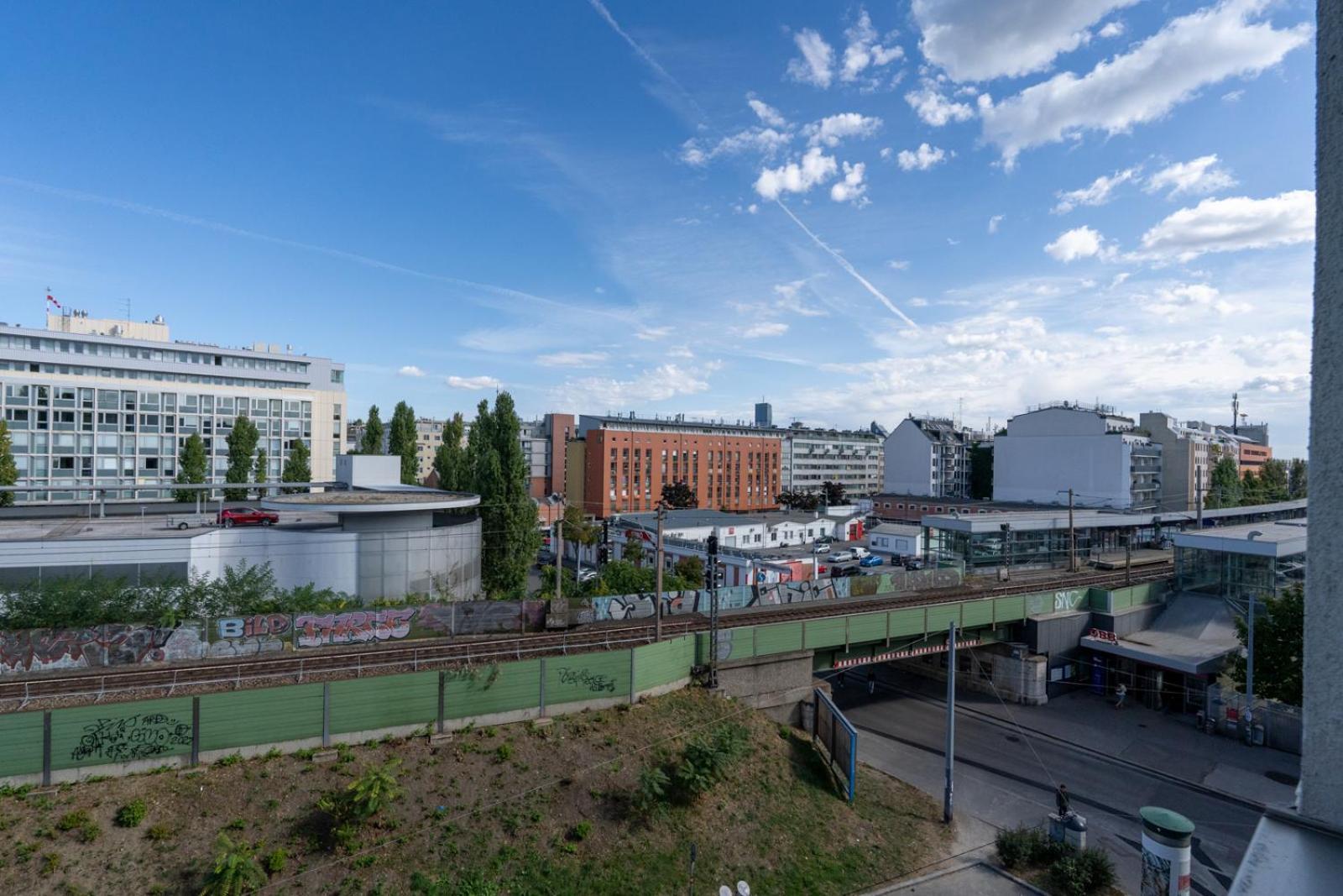 Two Bedrooms - 85 Squaremeters - 4 Min To U6 Dresdner Str Vienna Exterior photo